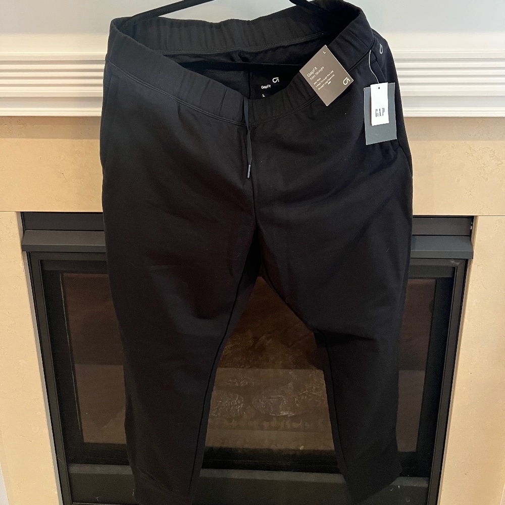 Gap Fit Slim Straight pants